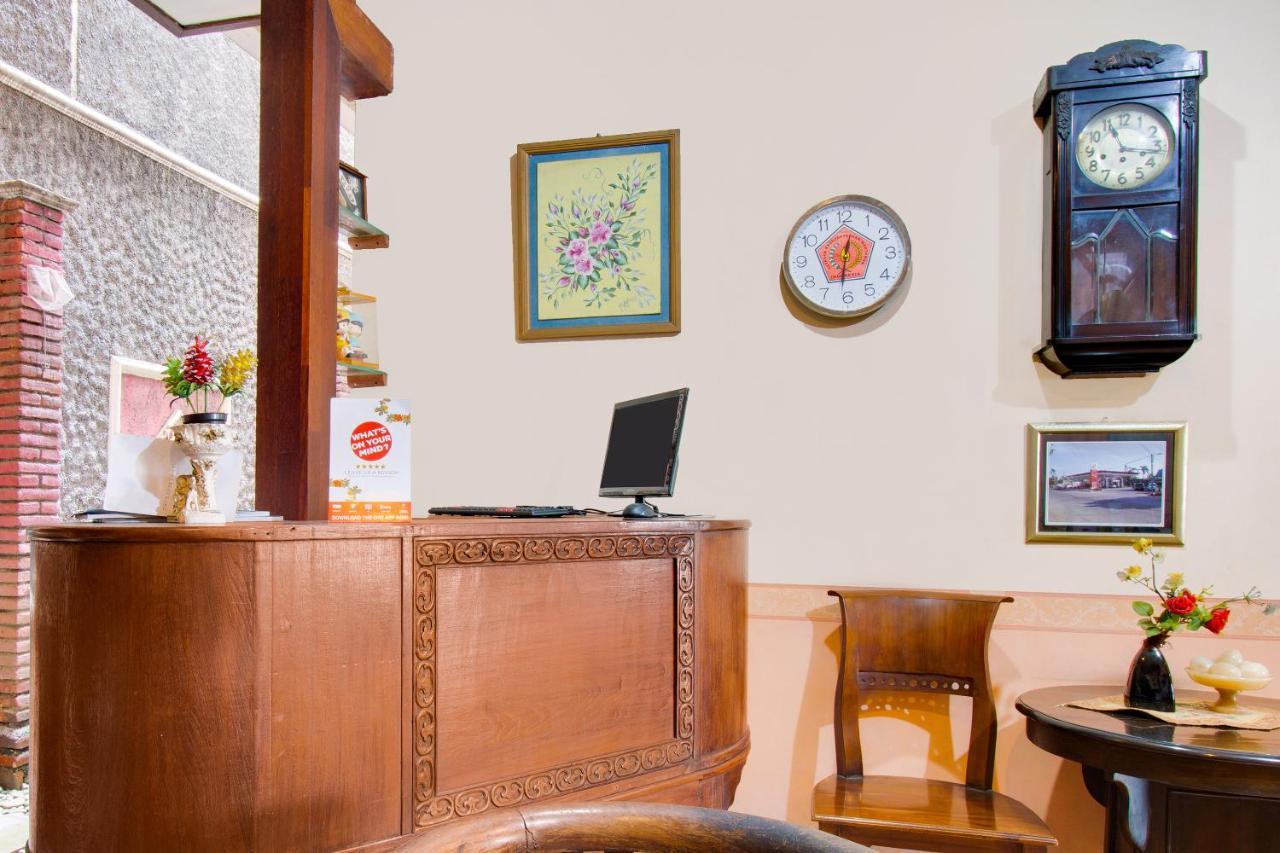 Oyo 3217 The Ts Homestay Malang Kültér fotó